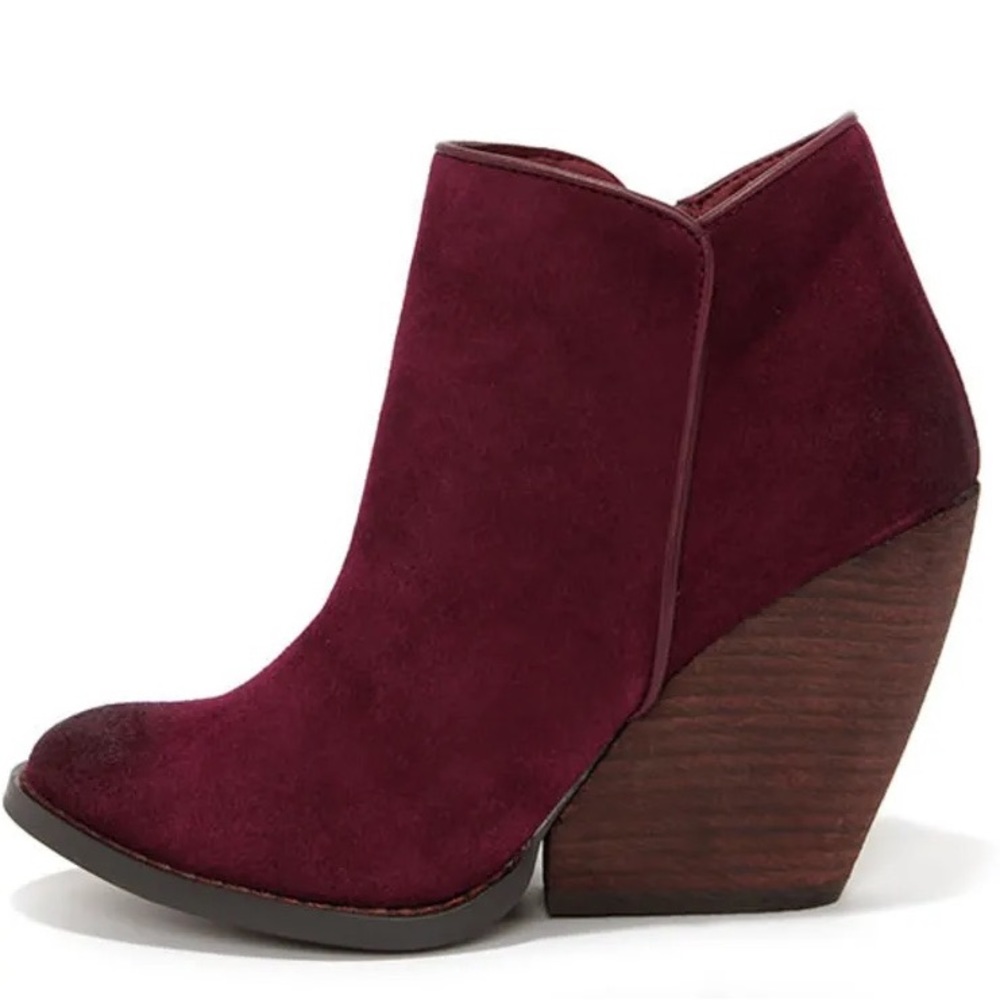 Very Volatile Sz 7 Whitby Genuine Suede Leather Wedge Ankle Booties